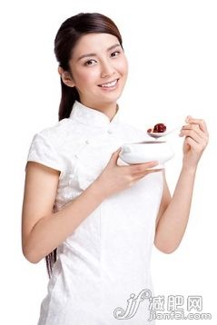 健康食物,粥,吃,旗袍,美_a4c4f9205_古典美女與紅棗粥_創意圖片_Getty Images China